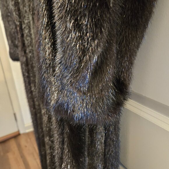 Vintage Black Mink Coat - Excellent Condition - Lowenthal Furriers - Full Length - Picture 5 of 6